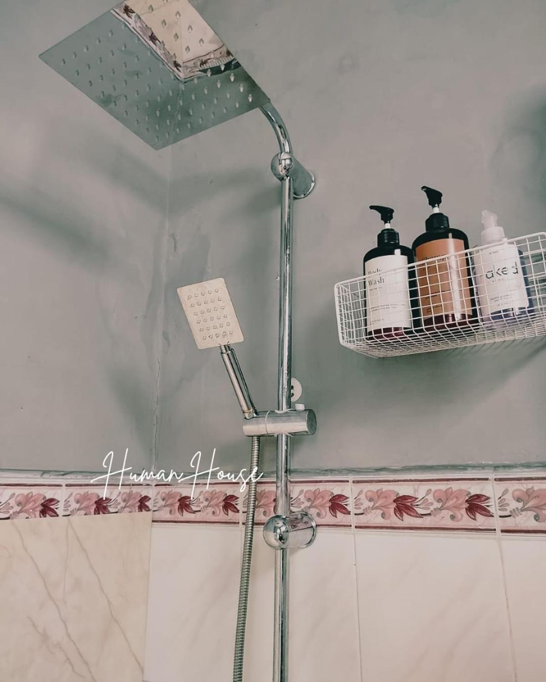 Human House Bed and Breakfast Surabaya Buitenkant foto