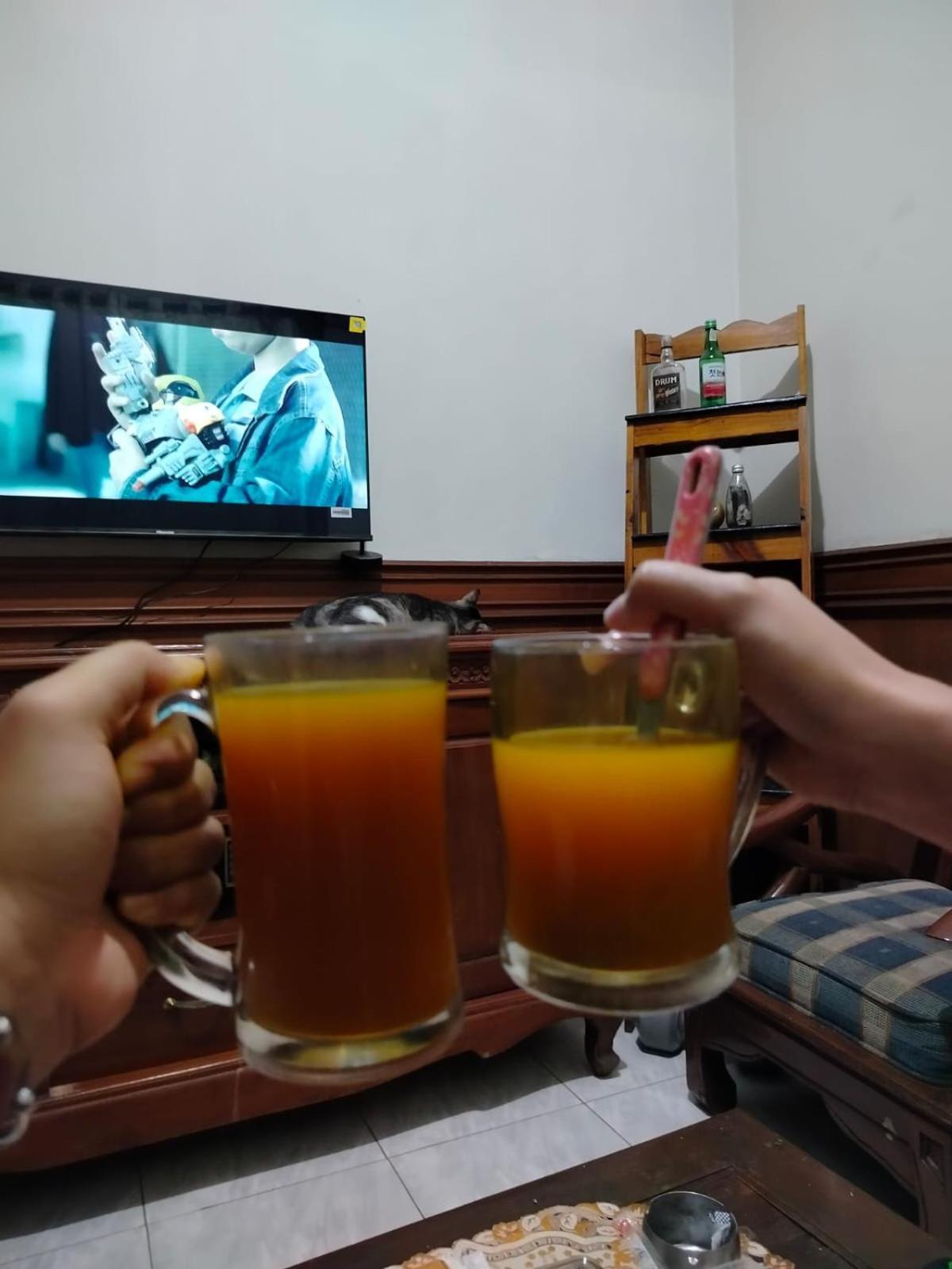 Human House Bed and Breakfast Surabaya Buitenkant foto